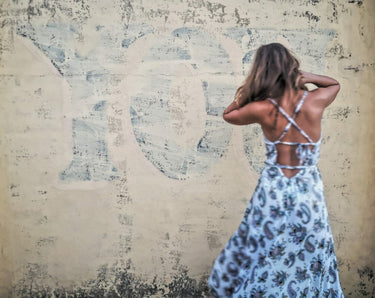 Vestido largo cruzado con espalda abierta y patillas de loto Gingermoon