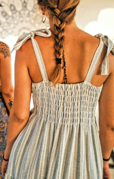 Vestido largo Chintu con volantes en Marine ⚓