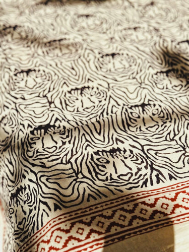 Bufanda de lino con estampado de bloques