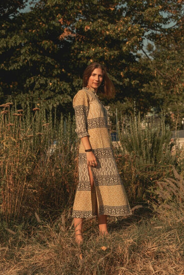 Vestido camisero con estampado en bloques en Yellowblack