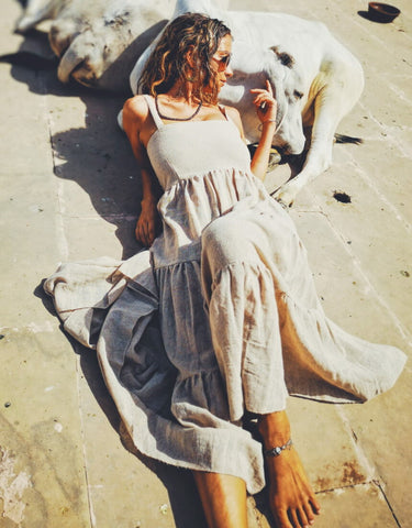 Vestido chintu con volantes en crudo natural 🌿