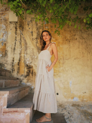 Vestido chintu con volantes en crudo natural 🌿