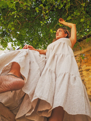 Vestido chintu con volantes en crudo natural 🌿