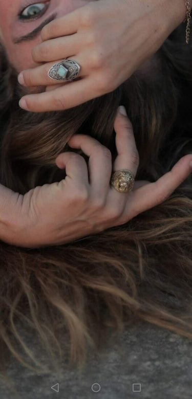 Anillo de latón Leona