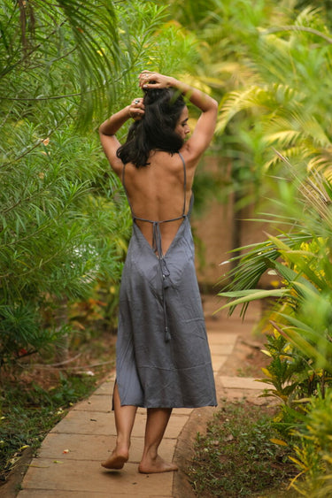 Vestido lencero sin espalda Allure (versión contorneada)