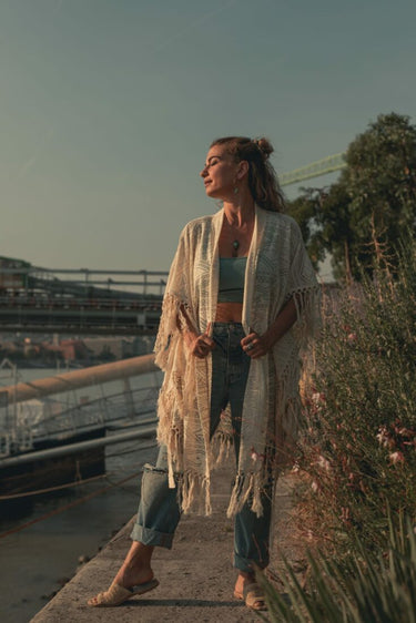 Poncho de encaje antiguo